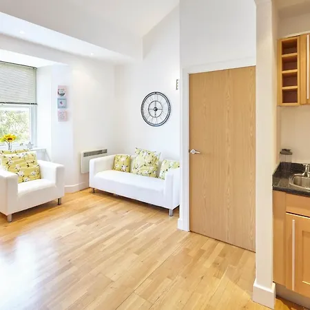 Host & - Penthouse Pad דירה *