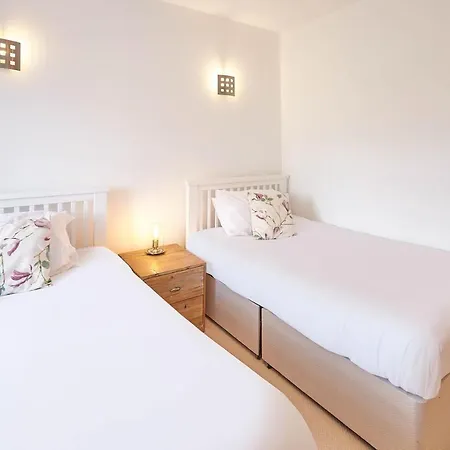 דירה Host & - Penthouse Pad *