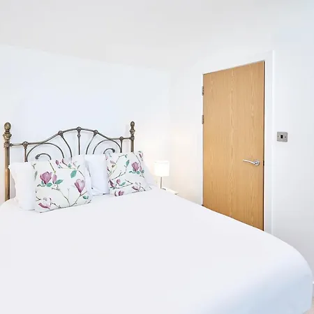 Host & - Penthouse Pad Scarborough