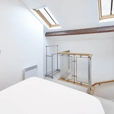 Host & - Penthouse Pad