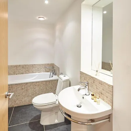 Host & - Penthouse Pad Scarborough